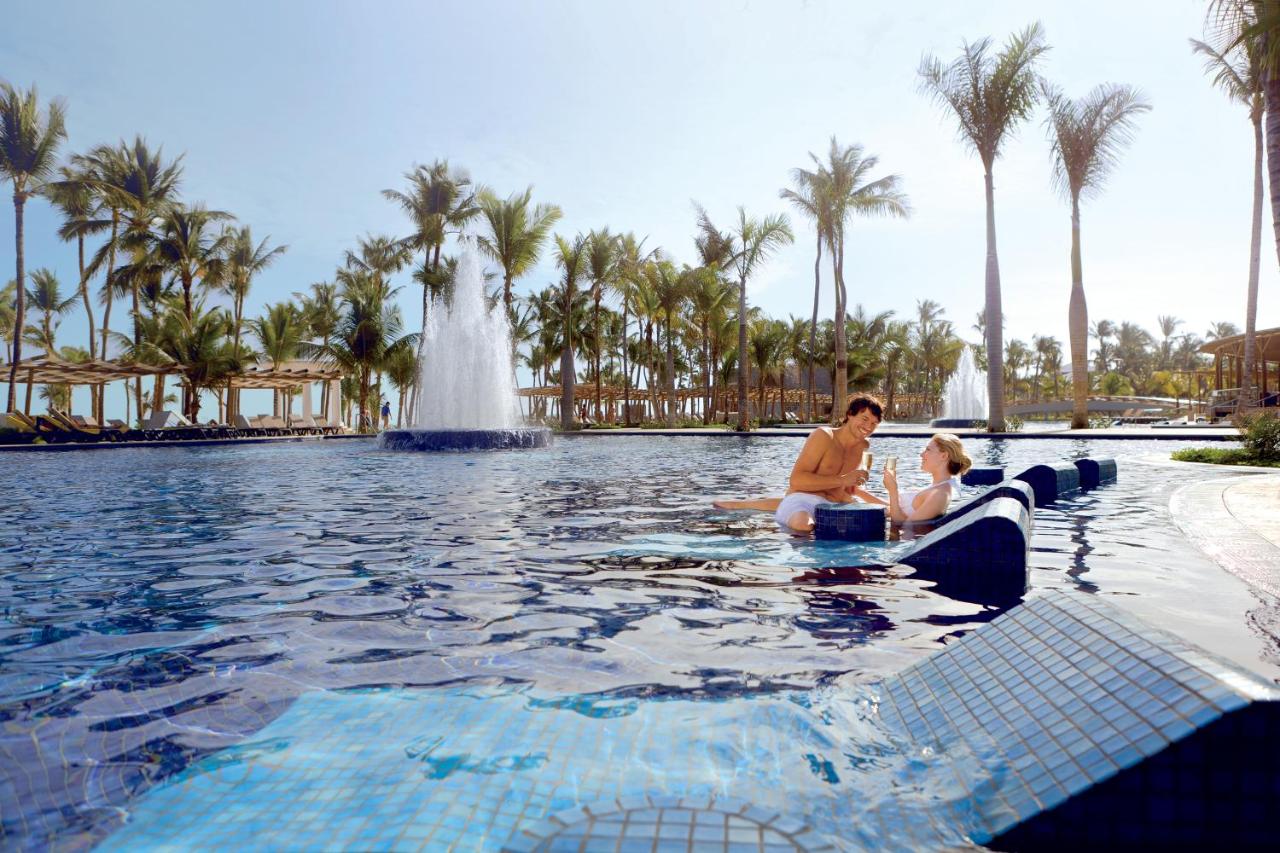 Barcelo-Bavaro-Palace-Piscina-Punta-Cana