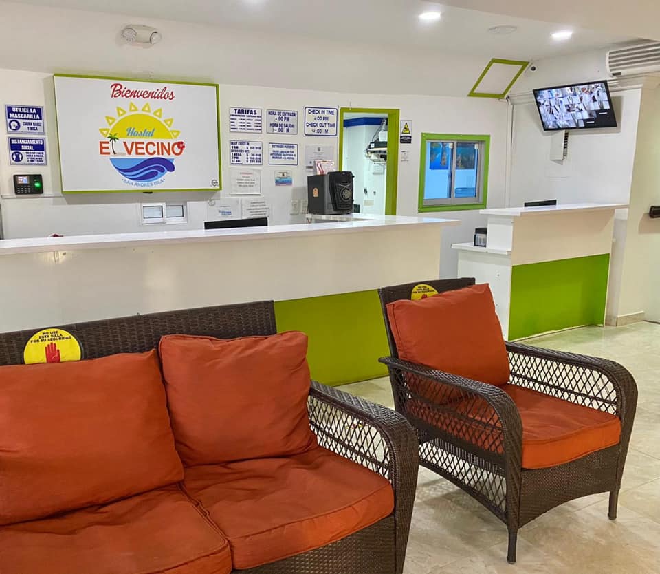 Hostal-El-Vecino-Lobby-San-Andres