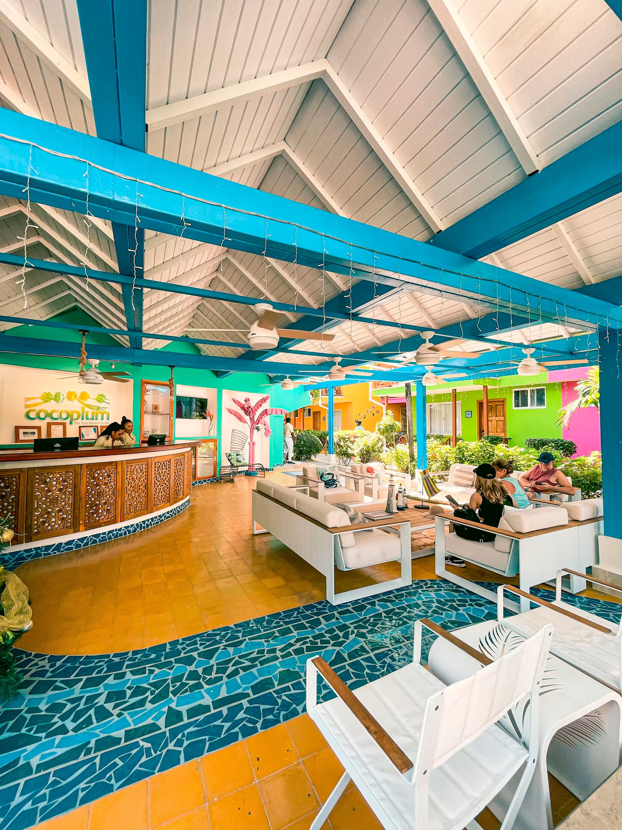 Hotel-Cocoplum-Beach-Lobby-San-Andres