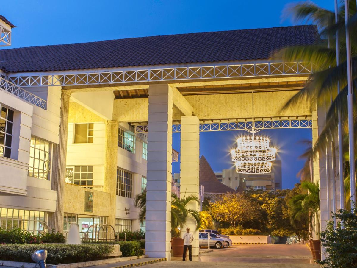 Hotel-Las-Americas-Casa-Playa-Entrada