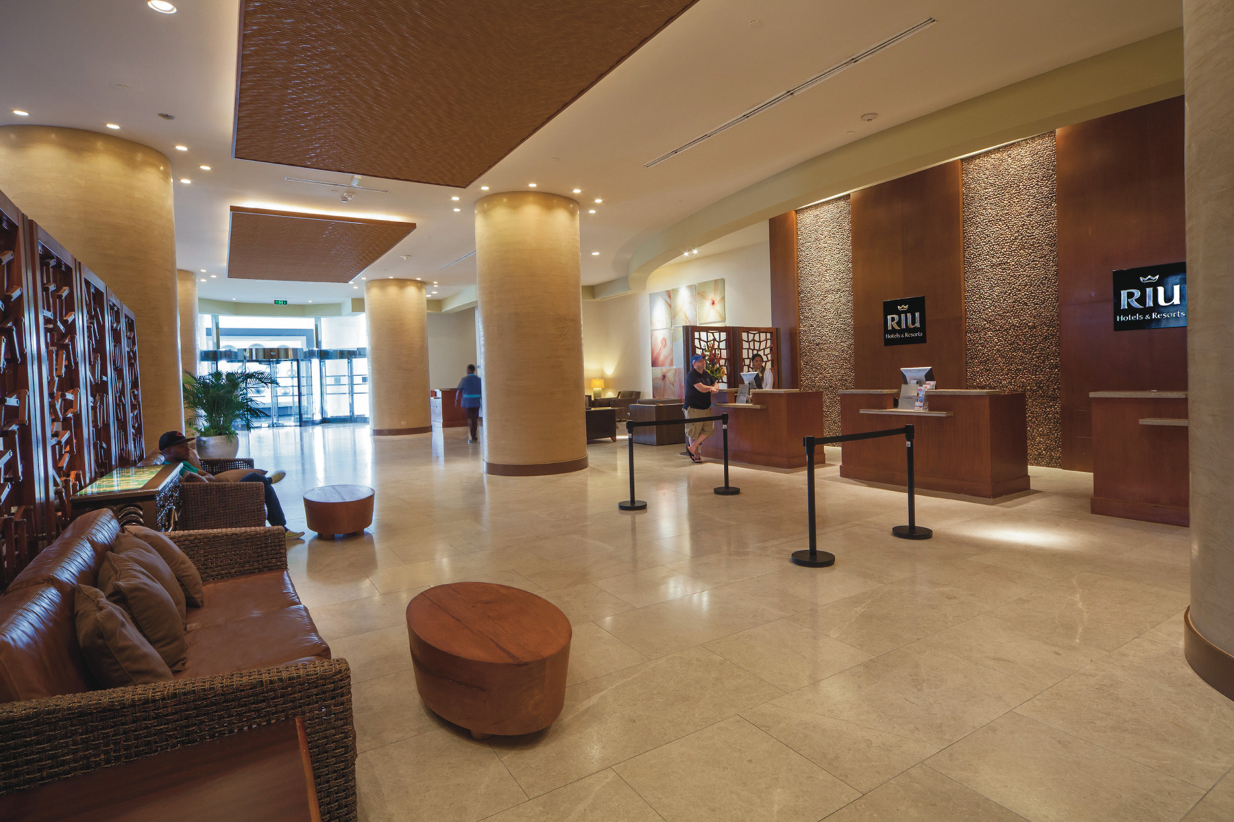 Hotel-Riu-Palace-Antillas-Lobby-Aruba