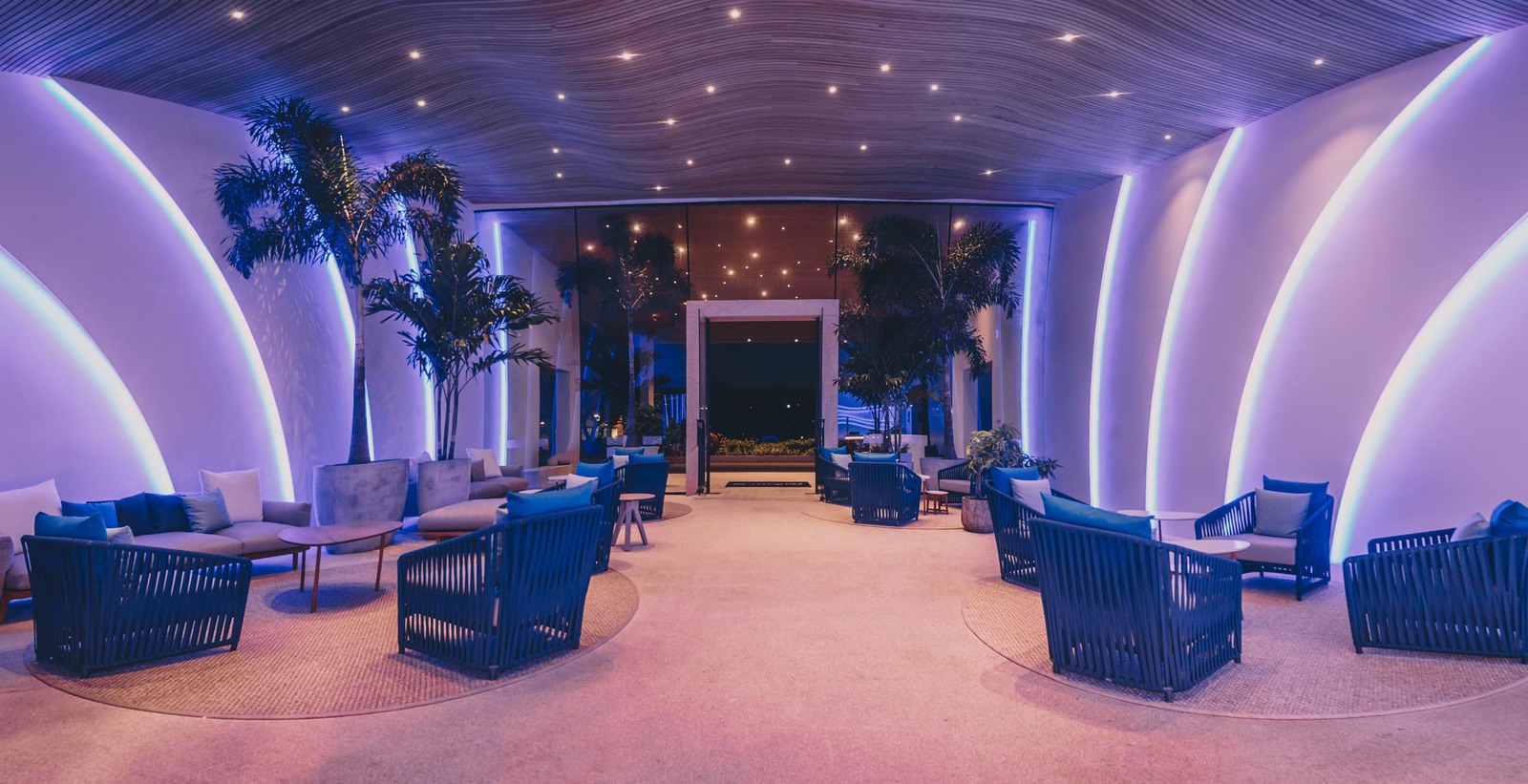Radisson-Blu-Aruba-Lobby