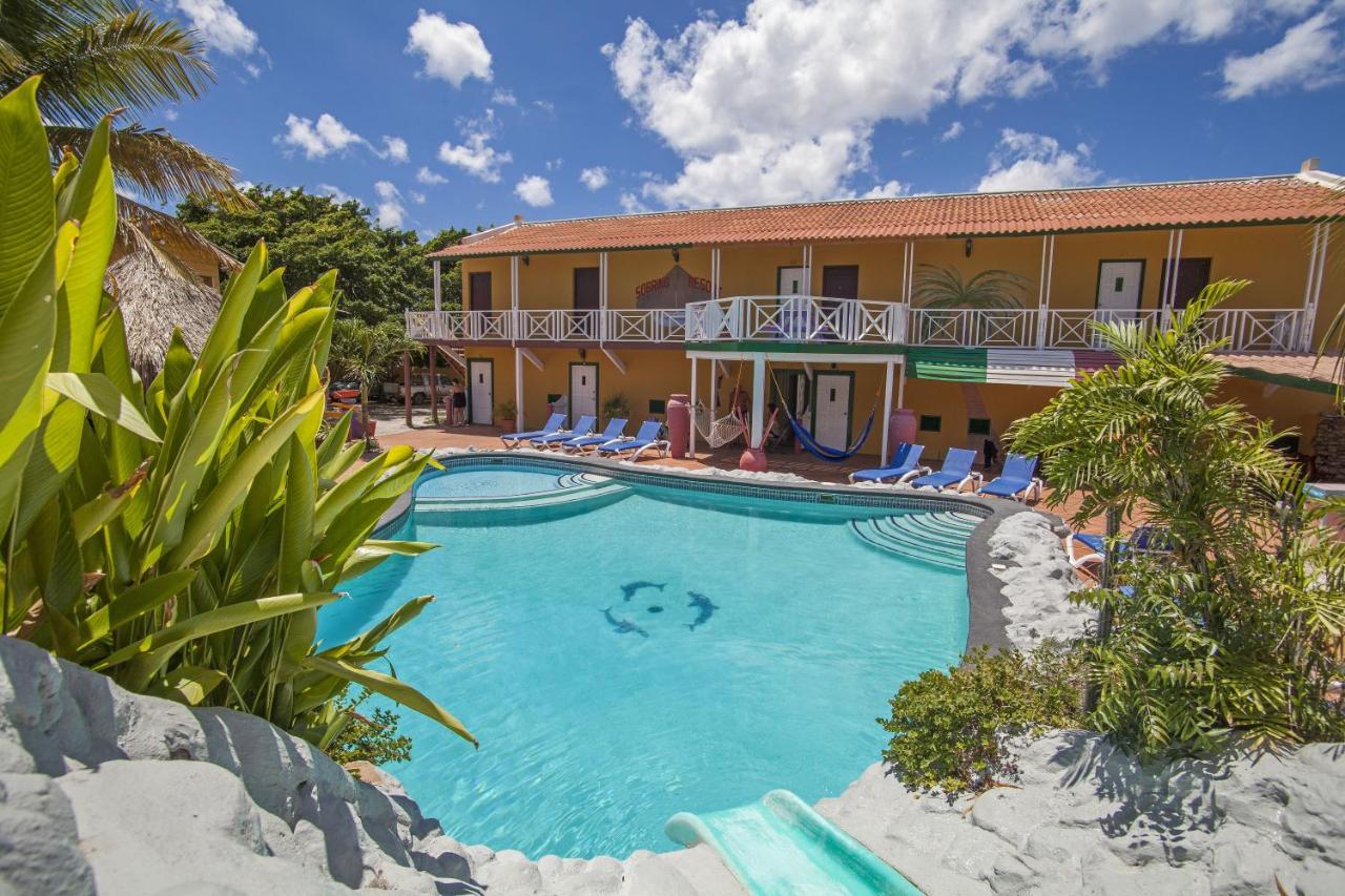 Rancho-El-Sobrino-Piscina-Curacao_YQ28Mgr_sl3EgHb_WnC37hv_eguZLD4_DcOQ59m_yihFIsb_g_neq7ymo