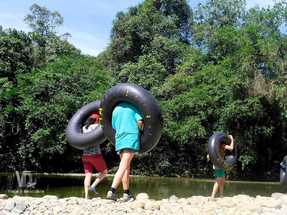pasadia-san-cipriano-tubing-en-el-rio