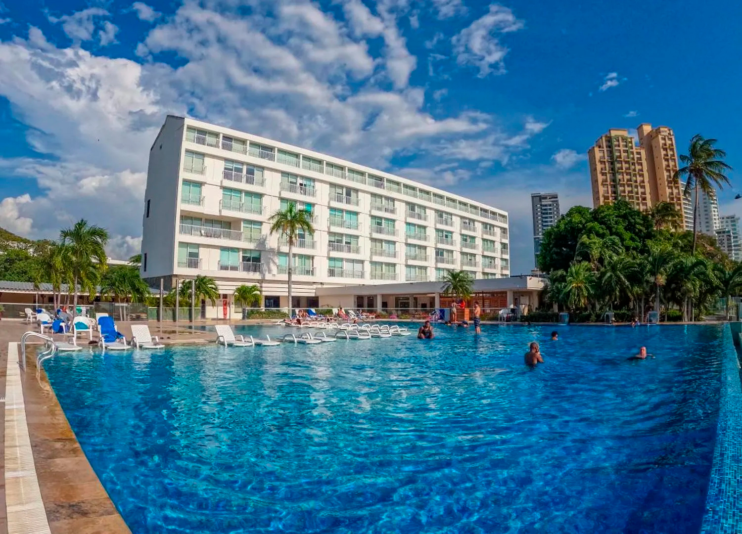 hotel-tamaca-beach-resort-santa-marta-