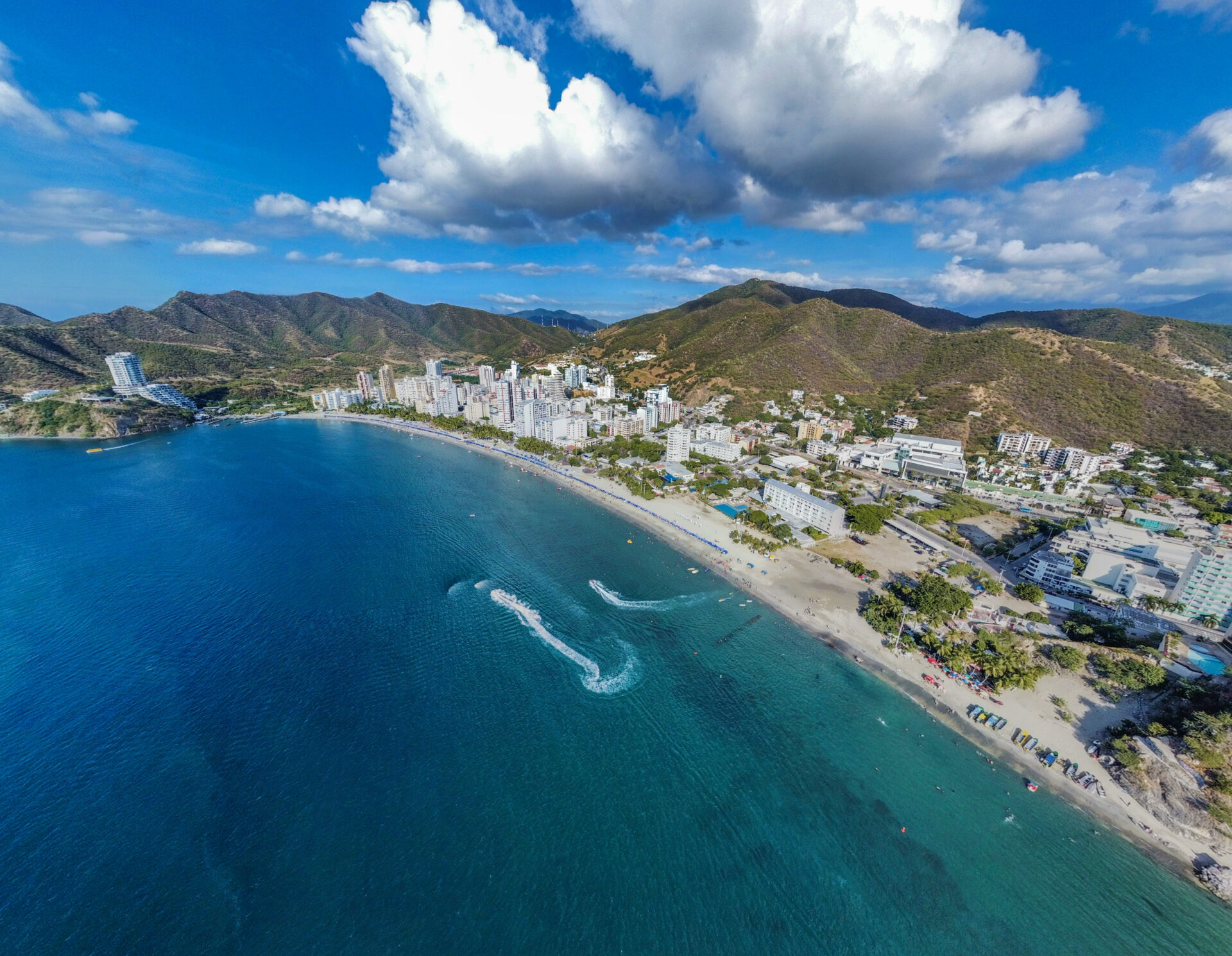 hotel-tamaca-beach-resort-santa-marta-