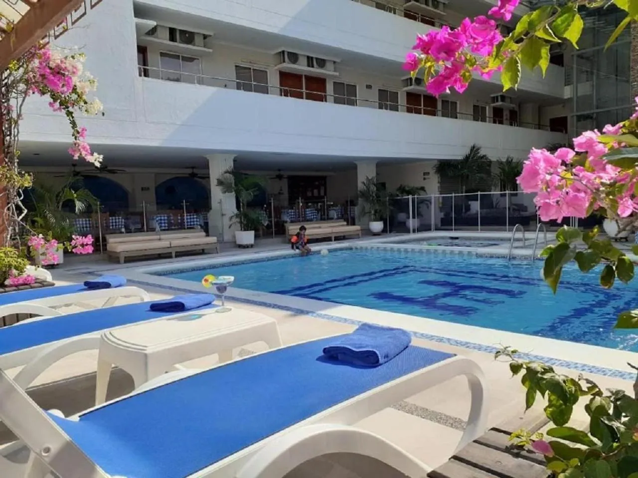 hotel-tayrona-rodadero-santa-marta-piscina