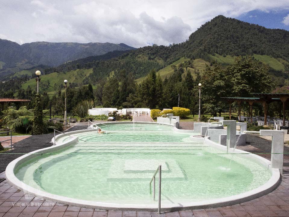 pasadia-termales-de-otono-piscinas-termales