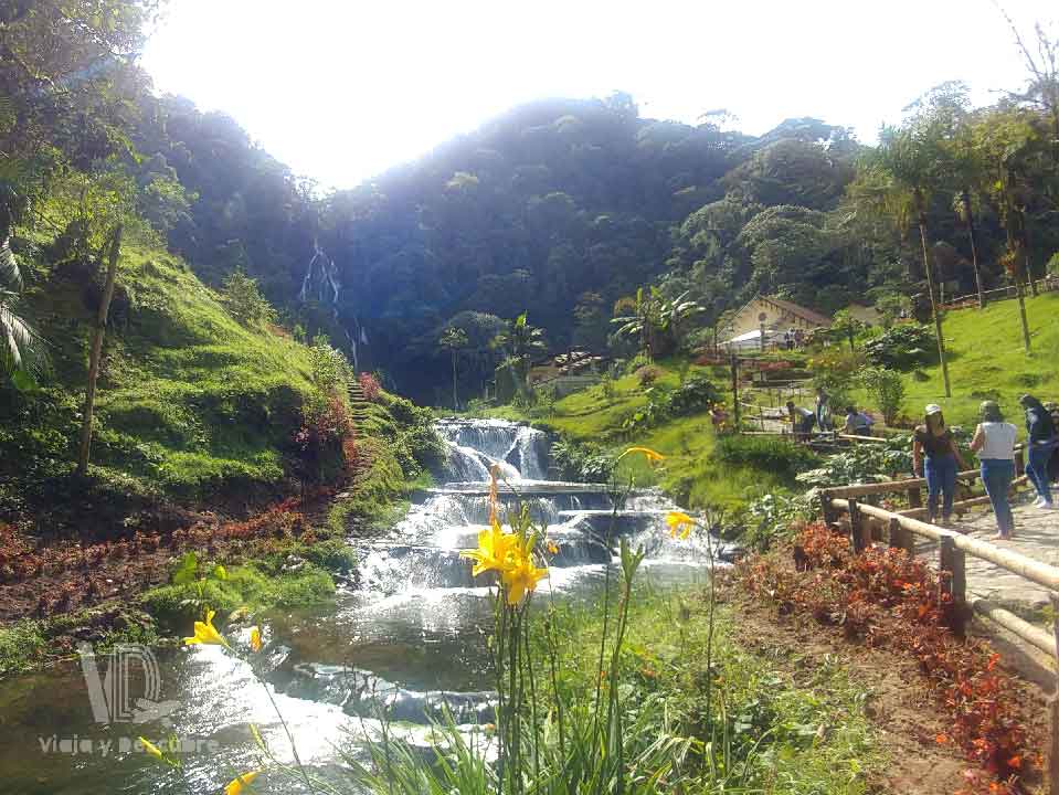 pasadia-termales-de-santa-rosa-cascada_vMJ5T9Y