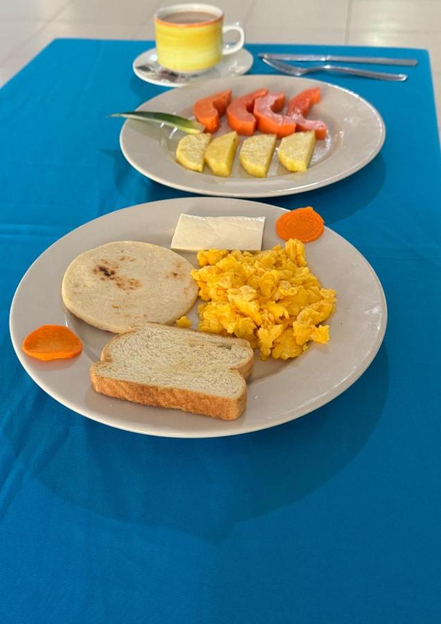 hotel-playa-divina-covenas-desayuno