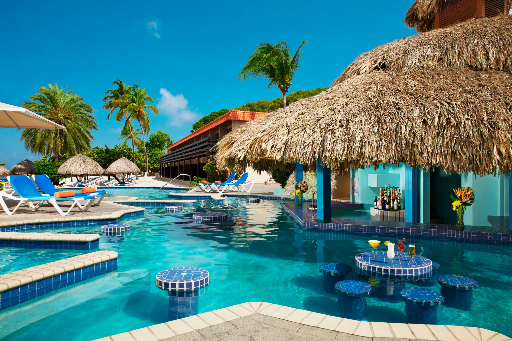 hotel-sunscape-curacao-piscina