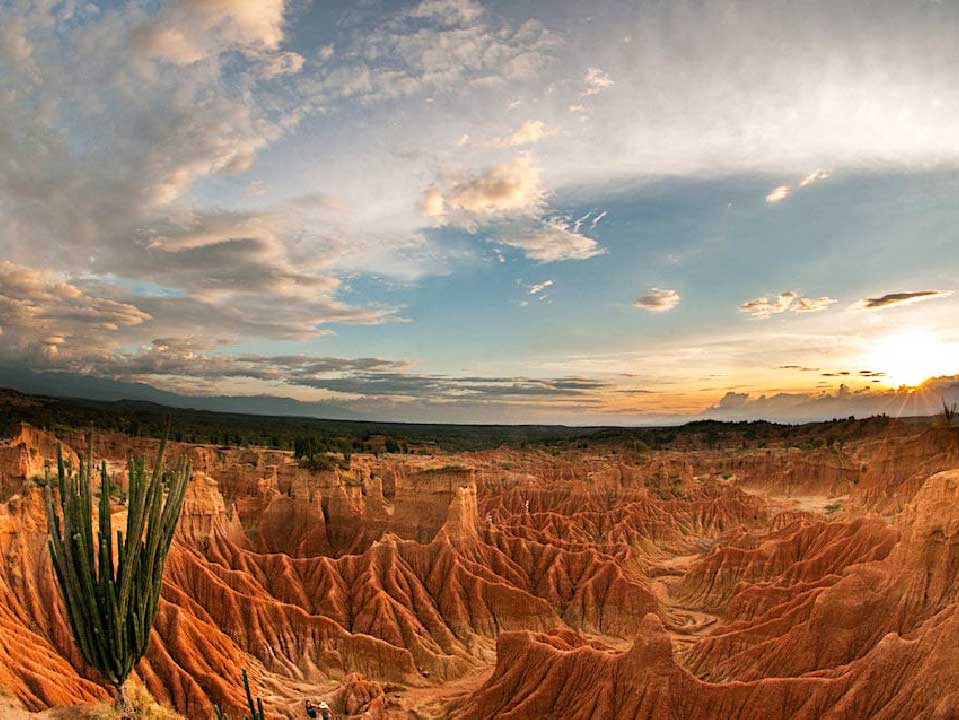 tour-desierto-de-la-tatacoa-atardecer