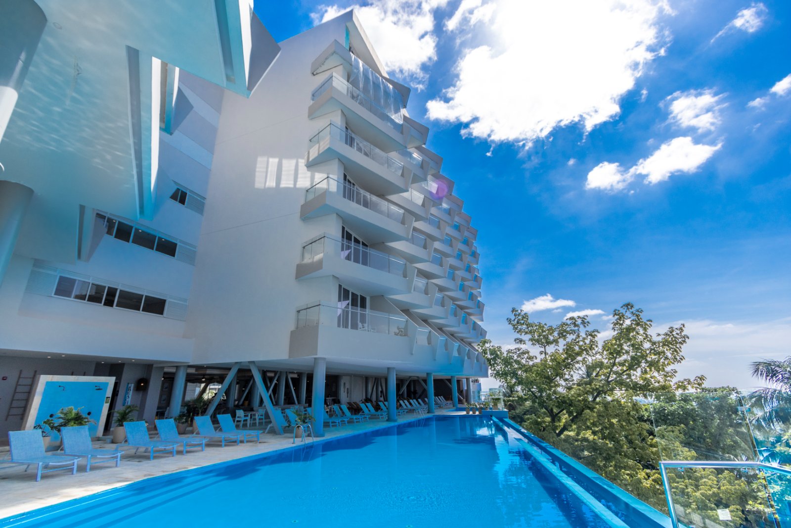 hotel-grand-sirenis-san-andres-piscina