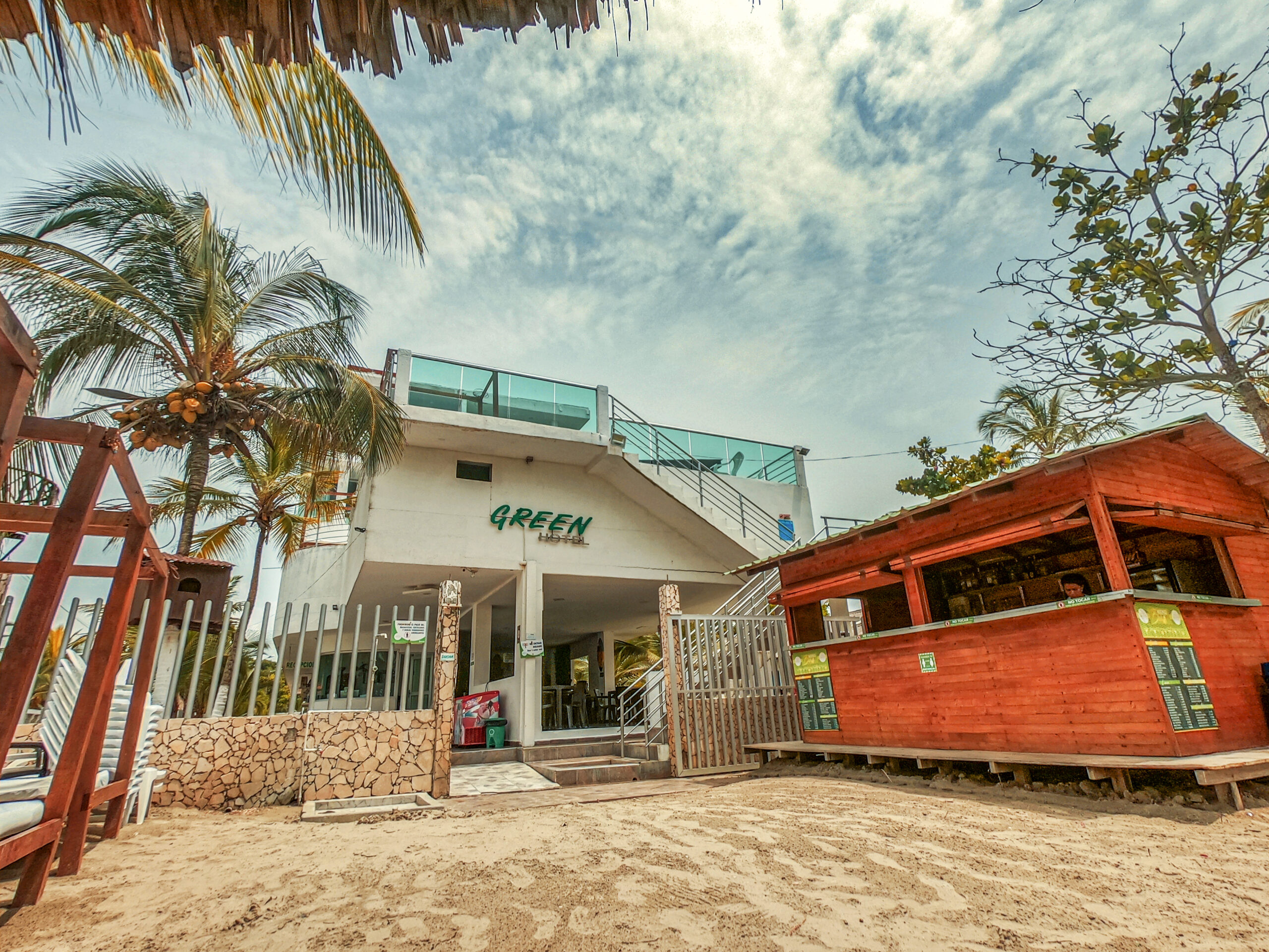 hotel-green-covenas-bar-exterior